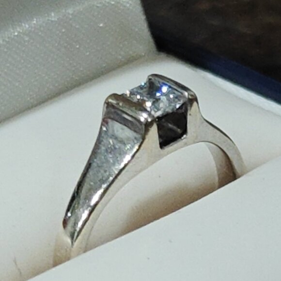 0.40ct Diamond Princess Ring – 14K Gold, Size 5 - Picture 7 of 7